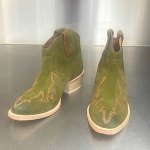 Sundance olive leather embroidered boots. New in box.